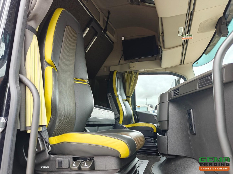 Camion fourgon Volvo FH16-750 6x2 Globetrotter XL Euro6C - VEB+ - Volume Combi - Dubbele Tanks - IparkCool - SMARTTacho V2 - 07/2026 APK: photos 6 Camion fourgon Volvo FH16-750 6x2 Globetrotter XL Euro6C - VEB+ - Volume Combi - Dubbele Tanks - IparkCool - SMARTTacho V2 - 07/2026 APK: photos 6