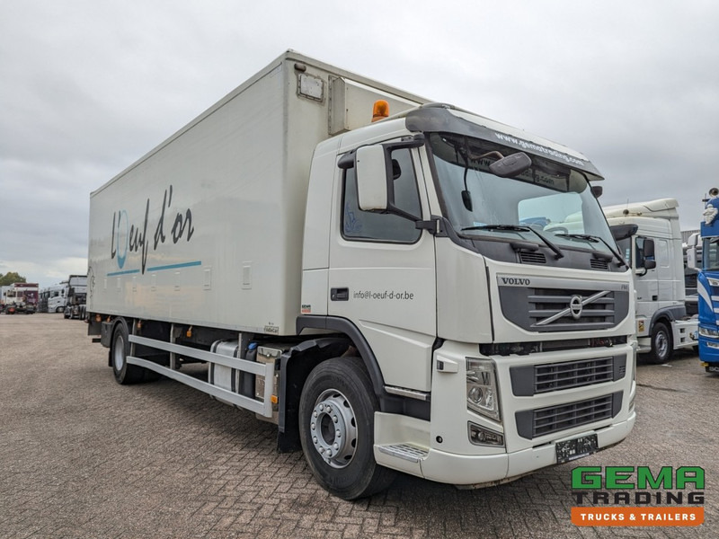 Volvo FM330 4x2 Daycab Euro5 KuikenBak 8.2m + Webasto Heater + Dhollandia 2000KG (V799) - Camion frigorifique: photos 4 Volvo FM330 4x2 Daycab Euro5 KuikenBak 8.2m + Webasto Heater + Dhollandia 2000KG (V799) - Camion frigorifique: photos 4