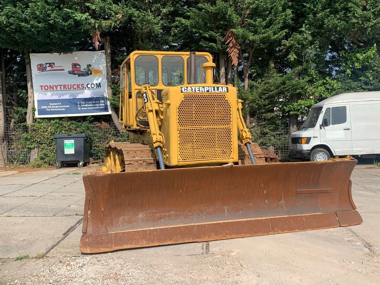 CAT Caterpillar D7E Bulldozer with ripper CLUTCH DEF CAT D7E Bulldozer with ripper CLUTCH DEFECT - Bulldozer: photos 1 CAT Caterpillar D7E Bulldozer with ripper CLUTCH DEF CAT D7E Bulldozer with ripper CLUTCH DEFECT - Bulldozer: photos 1