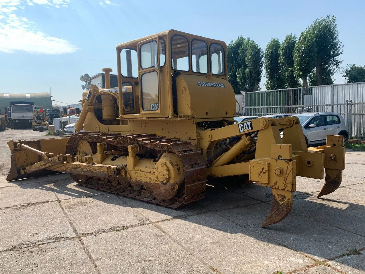 CAT Caterpillar D7E Bulldozer with ripper CLUTCH DEF CAT D7E Bulldozer with ripper CLUTCH DEFECT - Bulldozer: photos 3 CAT Caterpillar D7E Bulldozer with ripper CLUTCH DEF CAT D7E Bulldozer with ripper CLUTCH DEFECT - Bulldozer: photos 3