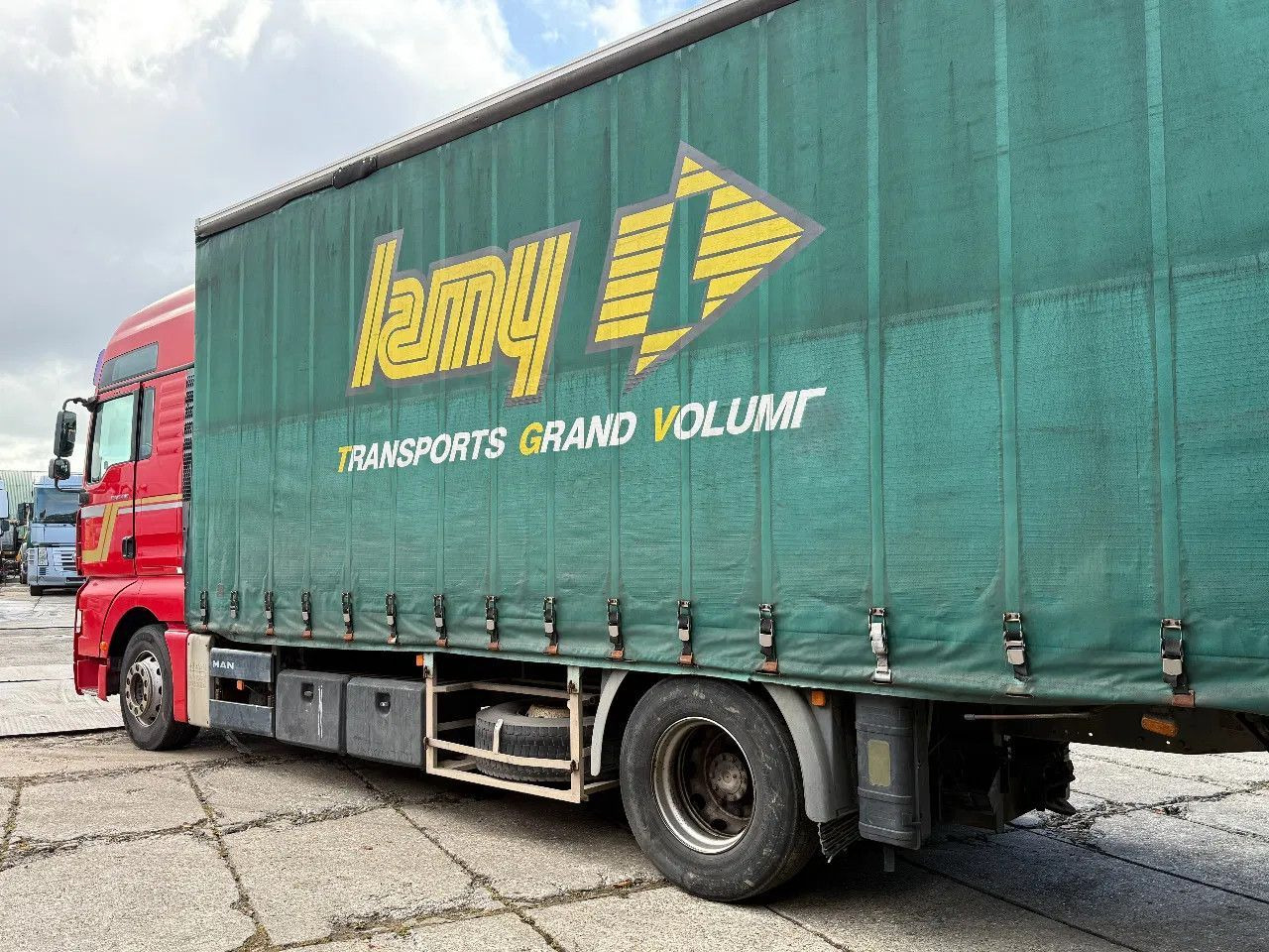MAN TGA 18.440 4X2 BOX Spring/Air EURO3 Retarder ZF - Camion fourgon: photos 3 MAN TGA 18.440 4X2 BOX Spring/Air EURO3 Retarder ZF - Camion fourgon: photos 3