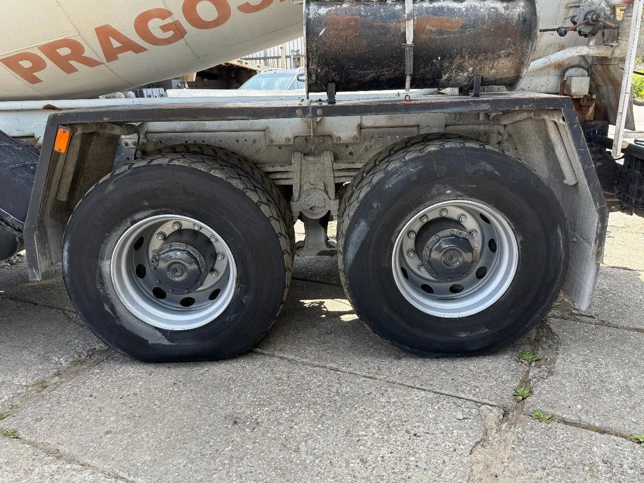 Mercedes-Benz Actros 3236 MP2 V6 8X4 9M3 Beton Mixer Spring/Sp - Camion malaxeur: photos 5 Mercedes-Benz Actros 3236 MP2 V6 8X4 9M3 Beton Mixer Spring/Sp - Camion malaxeur: photos 5