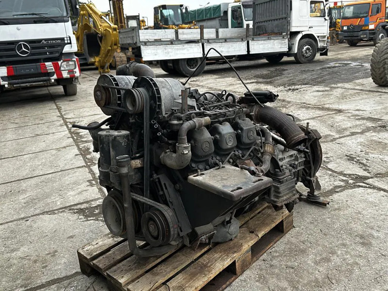 Mercedes-Benz OM 421 V6 Engine with Turbo 340HP + Gearbox - Moteur: photos 4 Mercedes-Benz OM 421 V6 Engine with Turbo 340HP + Gearbox - Moteur: photos 4