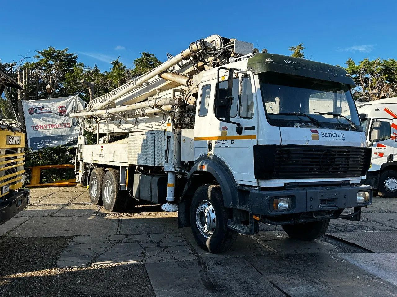 Mercedes-Benz SK 2631 6X4 LSB 36M BETONPOMP 370 BAR Mercedes-Benz SK 2631 6X4 LSB 36M BETONPOMP 370 BAR - Camion malaxeur pompe: photos 1 Mercedes-Benz SK 2631 6X4 LSB 36M BETONPOMP 370 BAR Mercedes-Benz SK 2631 6X4 LSB 36M BETONPOMP 370 BAR - Camion malaxeur pompe: photos 1