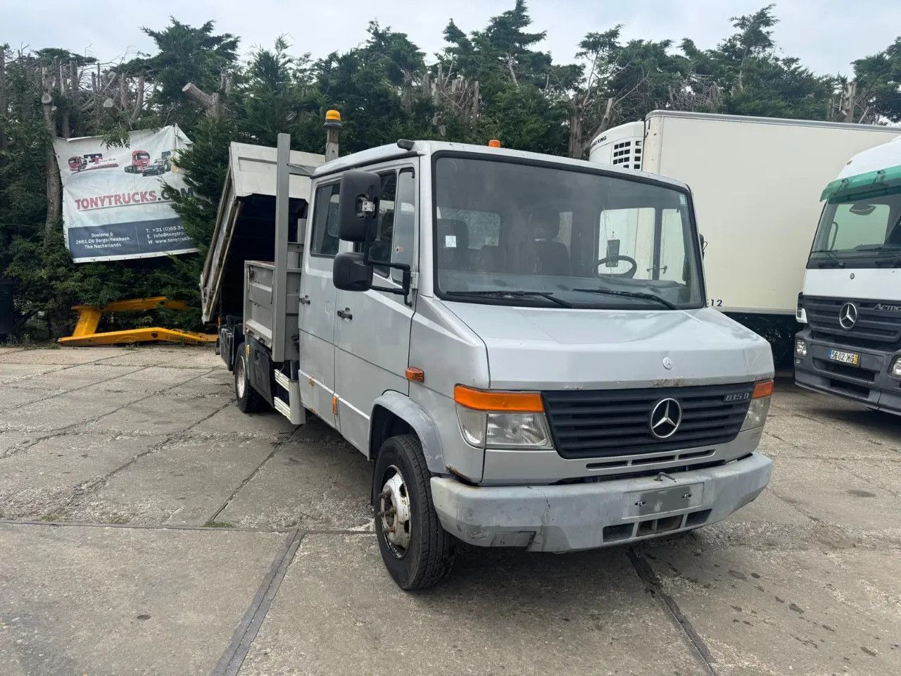 Mercedes-Benz VARIO 815 4X2 Dubbel cabine Tipper Spring/Spring - Camion benne: photos 1 Mercedes-Benz VARIO 815 4X2 Dubbel cabine Tipper Spring/Spring - Camion benne: photos 1