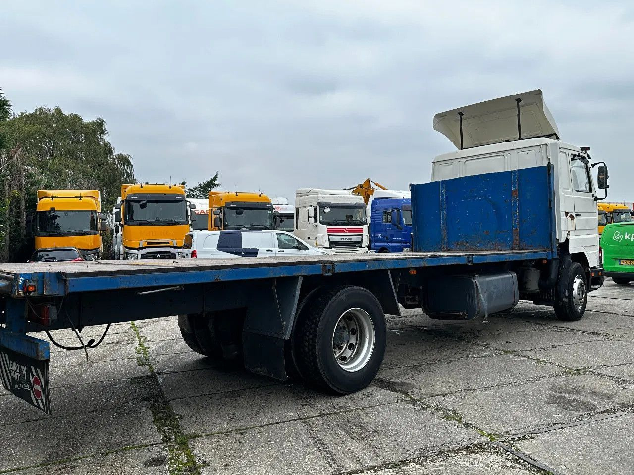 Scania P113-360 4X2 Platform Manual Gear Retarder Scania P113-360 4X2 Platform Manual Gear Retarder - Camion plateau: photos 4 Scania P113-360 4X2 Platform Manual Gear Retarder Scania P113-360 4X2 Platform Manual Gear Retarder - Camion plateau: photos 4