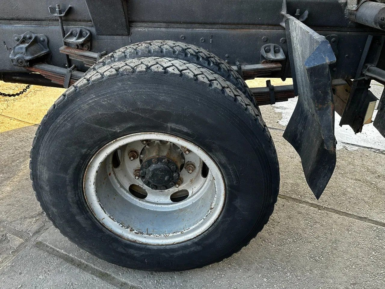 Toyota HINO 14T 4X2 Tipper+Crane Hiab 765 Spring/Spring - Camion benne: photos 5 Toyota HINO 14T 4X2 Tipper+Crane Hiab 765 Spring/Spring - Camion benne: photos 5