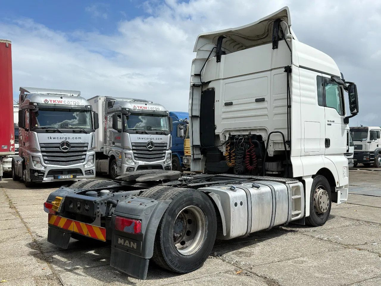 MAN TGX 18.480 4X2 Tractor-unit Spring/Air Retarder - Tracteur routier: photos 4 MAN TGX 18.480 4X2 Tractor-unit Spring/Air Retarder - Tracteur routier: photos 4