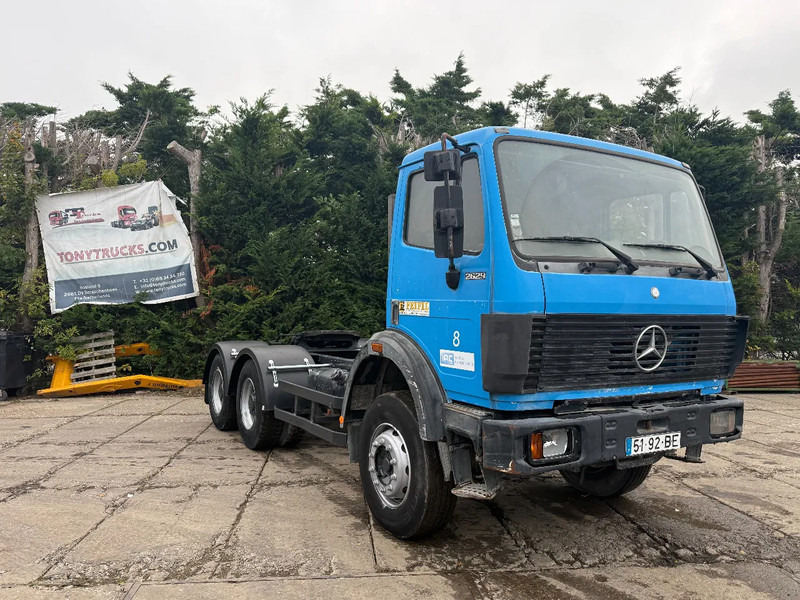 Mercedes-Benz SK 2629 V8 6X4 Tractor-unit Spring/Spring Manual gearbox OM442 - Tracteur routier: photos 1 Mercedes-Benz SK 2629 V8 6X4 Tractor-unit Spring/Spring Manual gearbox OM442 - Tracteur routier: photos 1