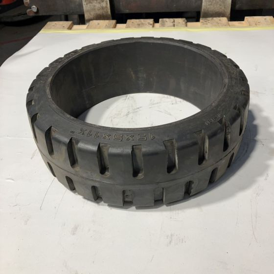2X trelleborg 15x5x11 1/4 tyres - Commande de gouvernail pour Matériel de manutention: photos 2 2X trelleborg 15x5x11 1/4 tyres - Commande de gouvernail pour Matériel de manutention: photos 2
