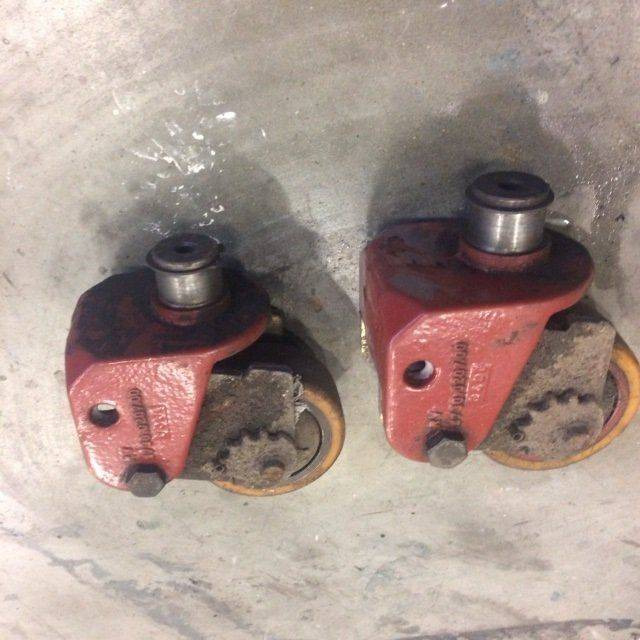 2xSupport Wheel for Komatsu MWP18-1R - Commande de gouvernail pour Matériel de manutention: photos 1 2xSupport Wheel for Komatsu MWP18-1R - Commande de gouvernail pour Matériel de manutention: photos 1