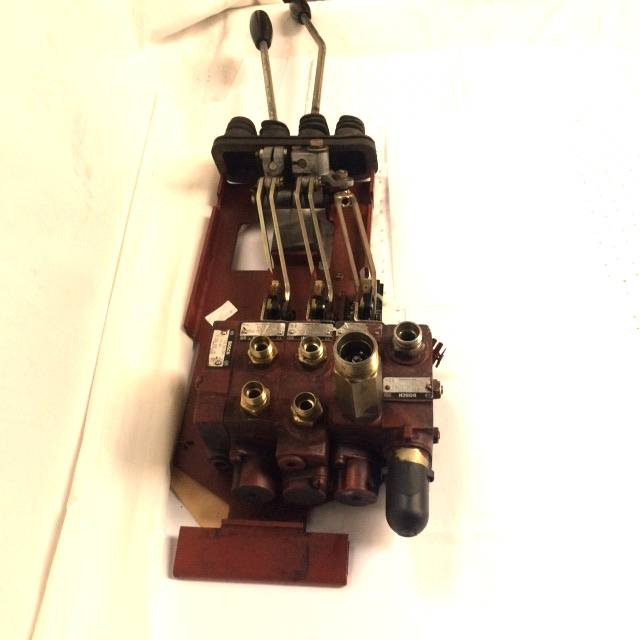 3 Way Hydraulic valve for Linde - Valve hydraulique pour Matériel de manutention: photos 1 3 Way Hydraulic valve for Linde - Valve hydraulique pour Matériel de manutention: photos 1