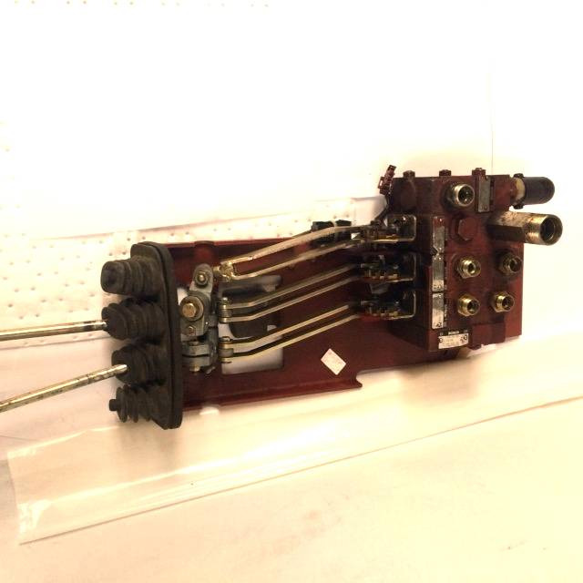 3 Way Hydraulic valve for Linde - Valve hydraulique pour Matériel de manutention: photos 3 3 Way Hydraulic valve for Linde - Valve hydraulique pour Matériel de manutention: photos 3