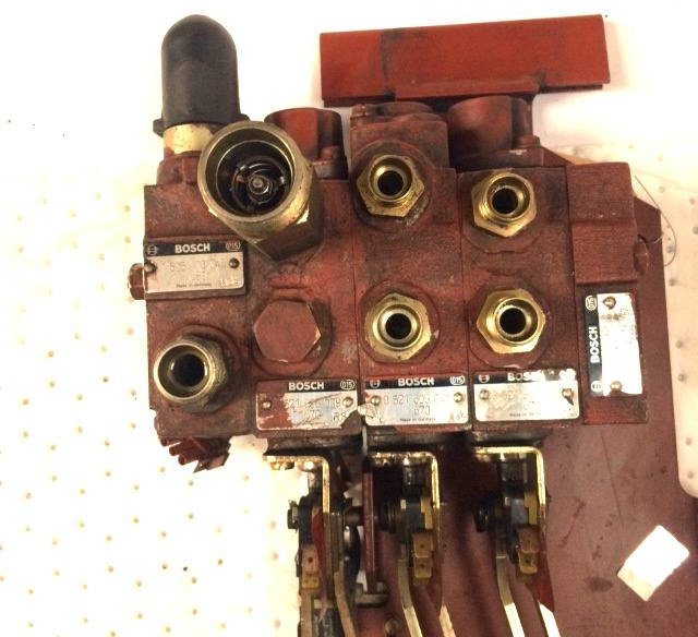 3 Way Hydraulic valve for Linde - Valve hydraulique pour Matériel de manutention: photos 2 3 Way Hydraulic valve for Linde - Valve hydraulique pour Matériel de manutention: photos 2