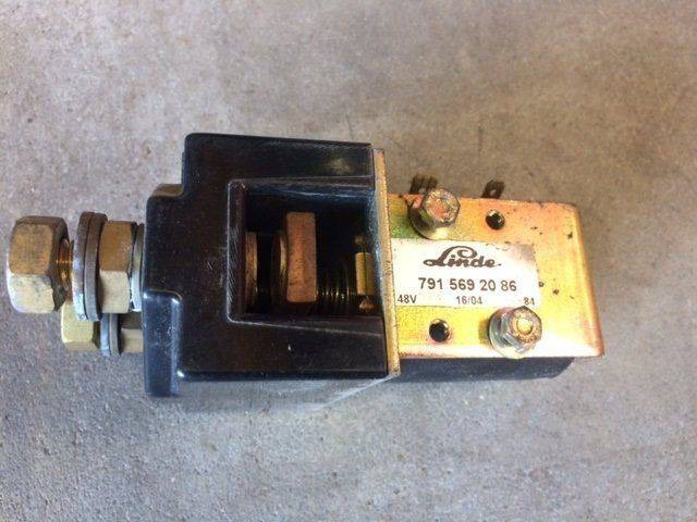 Contactor for Linde R12C, Series 115-C - Système électrique pour Matériel de manutention: photos 2 Contactor for Linde R12C, Series 115-C - Système électrique pour Matériel de manutention: photos 2