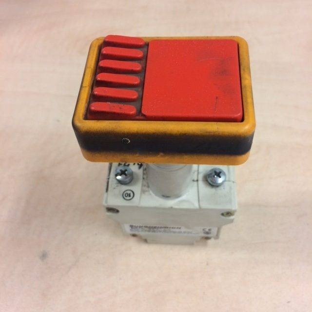 Emergency stop switch ERD 220 - Commutateur de colonne de direction pour Matériel de manutention: photos 2 Emergency stop switch ERD 220 - Commutateur de colonne de direction pour Matériel de manutention: photos 2