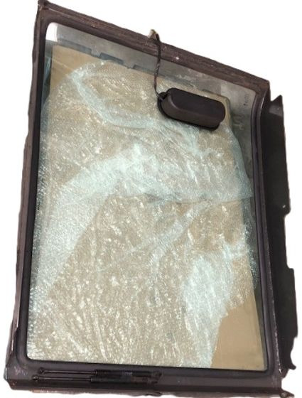 Front window for Nissan/Atlet - Cabine et intérieur pour Matériel de manutention: photos 1 Front window for Nissan/Atlet - Cabine et intérieur pour Matériel de manutention: photos 1