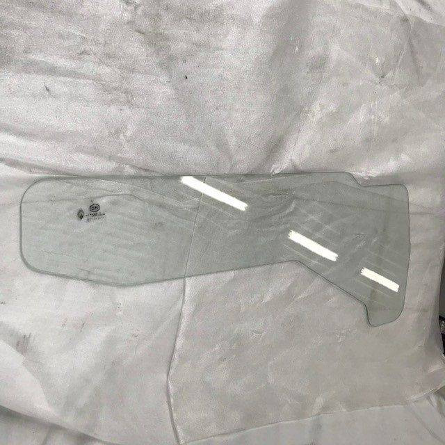 Glass for Komatsu/Fiat - Fenêtre et pièces pour Matériel de manutention: photos 2 Glass for Komatsu/Fiat - Fenêtre et pièces pour Matériel de manutention: photos 2