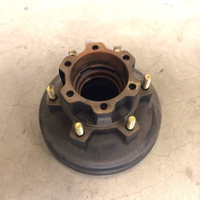 Hub,front wheel for Caterpillar /Mitsubishi - Moyeu pour Matériel de manutention: photos 1 Hub,front wheel for Caterpillar /Mitsubishi - Moyeu pour Matériel de manutention: photos 1