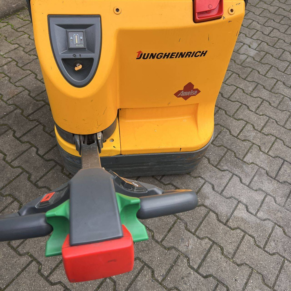 Jungheinrich EJC16G - Gerbeur: photos 5 Jungheinrich EJC16G - Gerbeur: photos 5