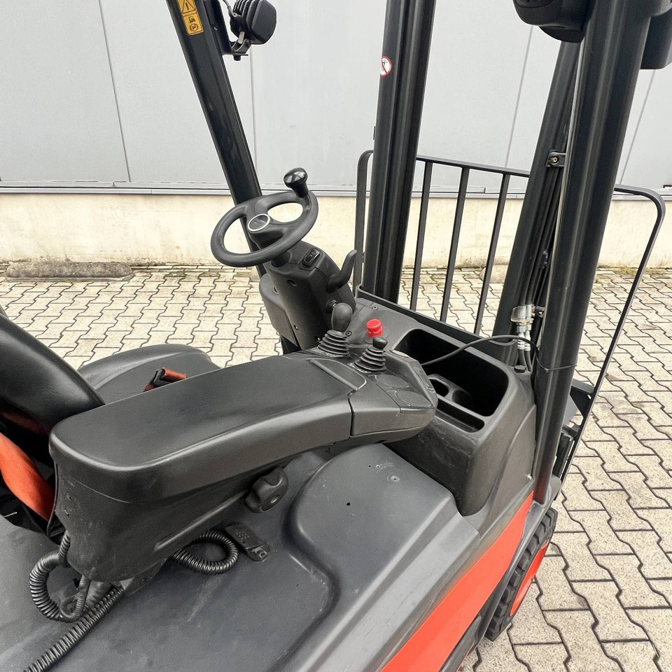 Linde E15 (386-02) EVO - Chariot élévateur électrique: photos 5 Linde E15 (386-02) EVO - Chariot élévateur électrique: photos 5