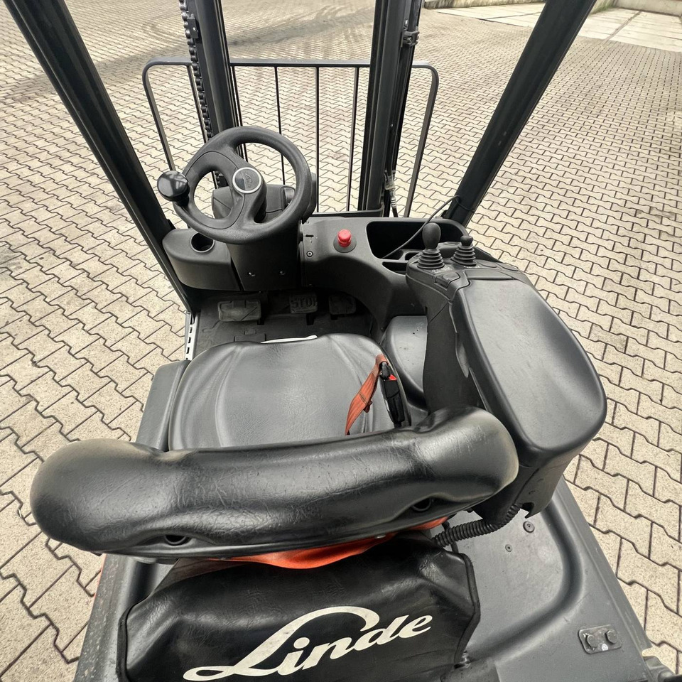 Linde E15 (386-02) EVO - Chariot élévateur électrique: photos 4 Linde E15 (386-02) EVO - Chariot élévateur électrique: photos 4