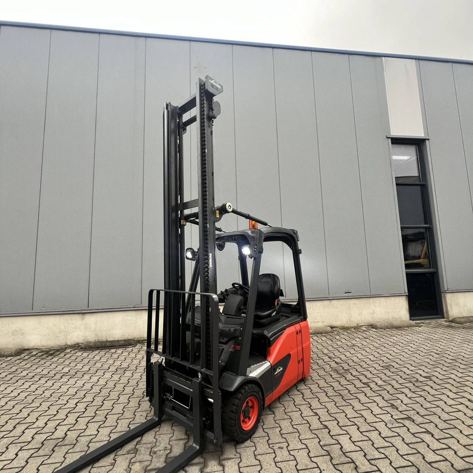 Linde E15 (386-02) EVO - Chariot élévateur électrique: photos 1 Linde E15 (386-02) EVO - Chariot élévateur électrique: photos 1