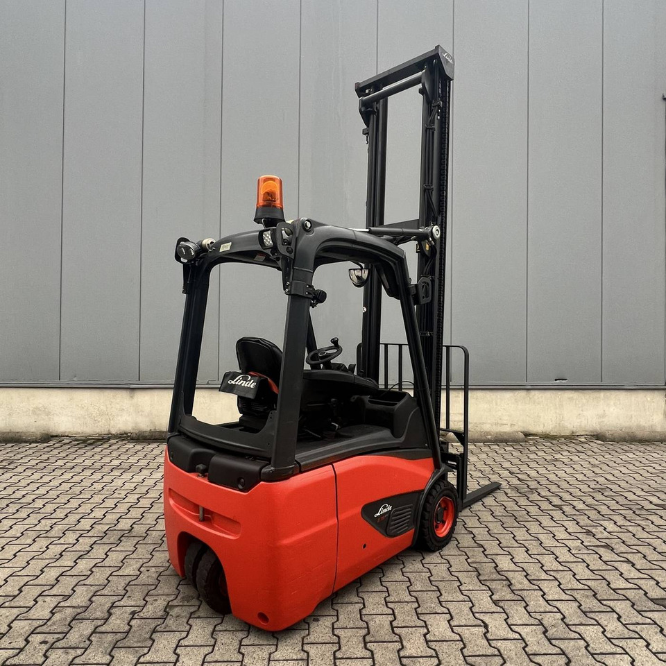 Linde E15 (386-02) EVO - Chariot élévateur électrique: photos 2 Linde E15 (386-02) EVO - Chariot élévateur électrique: photos 2