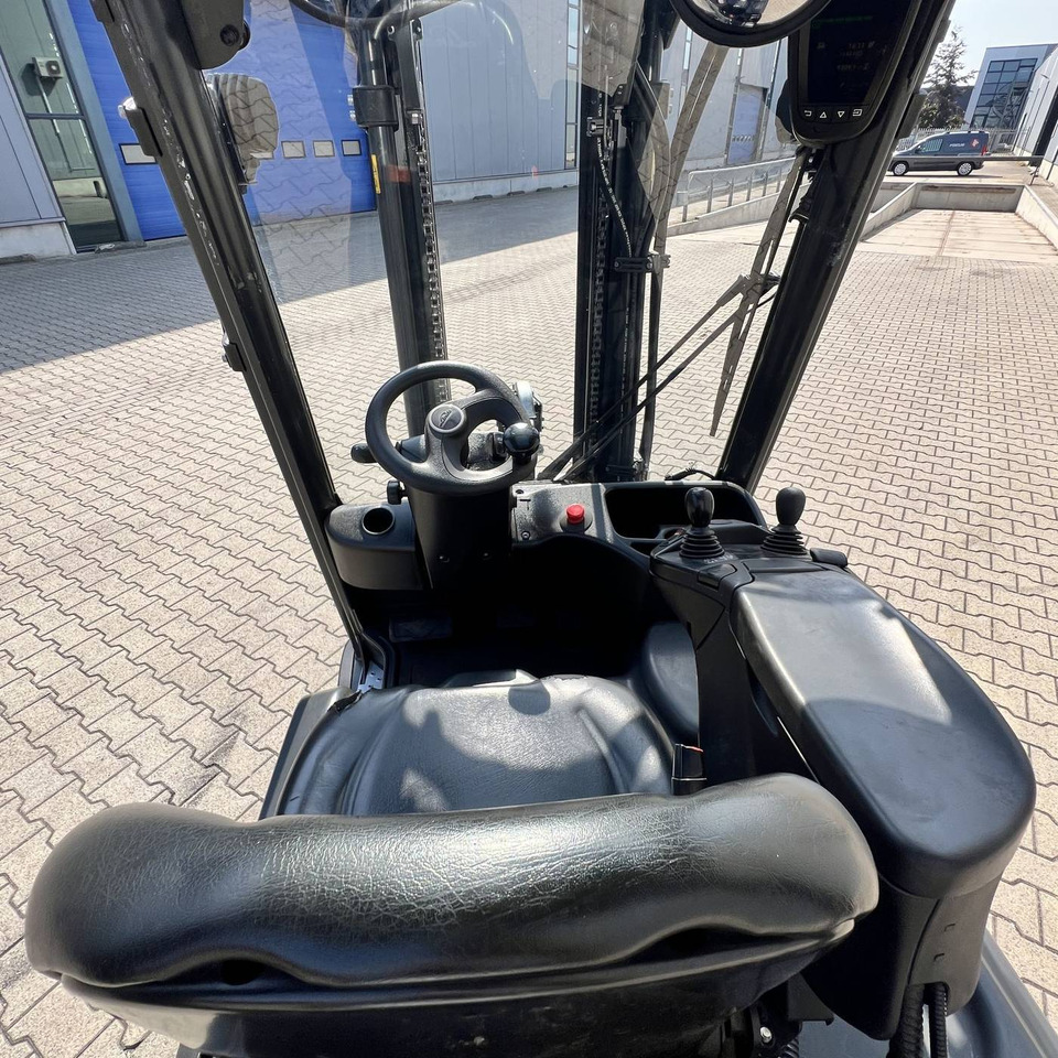 Linde E18PH (386-02) EVO - Chariot élévateur électrique: photos 5 Linde E18PH (386-02) EVO - Chariot élévateur électrique: photos 5