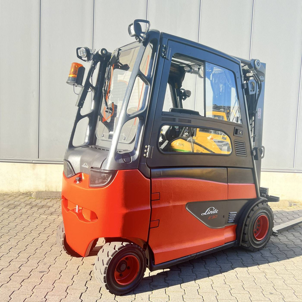 Linde E30/600HL (387) - Chariot élévateur électrique: photos 2 Linde E30/600HL (387) - Chariot élévateur électrique: photos 2
