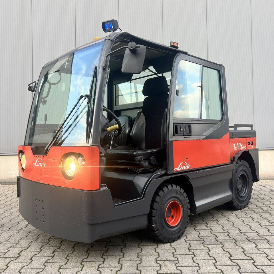 Linde P250 SWB (127) - Chariot tracteur: photos 2 Linde P250 SWB (127) - Chariot tracteur: photos 2