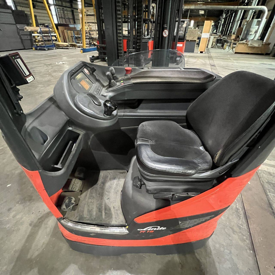 Linde R16HD (1120) - Chariot à mât rétractable: photos 4 Linde R16HD (1120) - Chariot à mât rétractable: photos 4