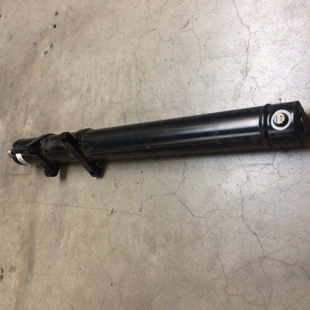 Primery Lift Cylinder for Caterpillar EP18KT - Vérin hydraulique pour Matériel de manutention: photos 2 Primery Lift Cylinder for Caterpillar EP18KT - Vérin hydraulique pour Matériel de manutention: photos 2