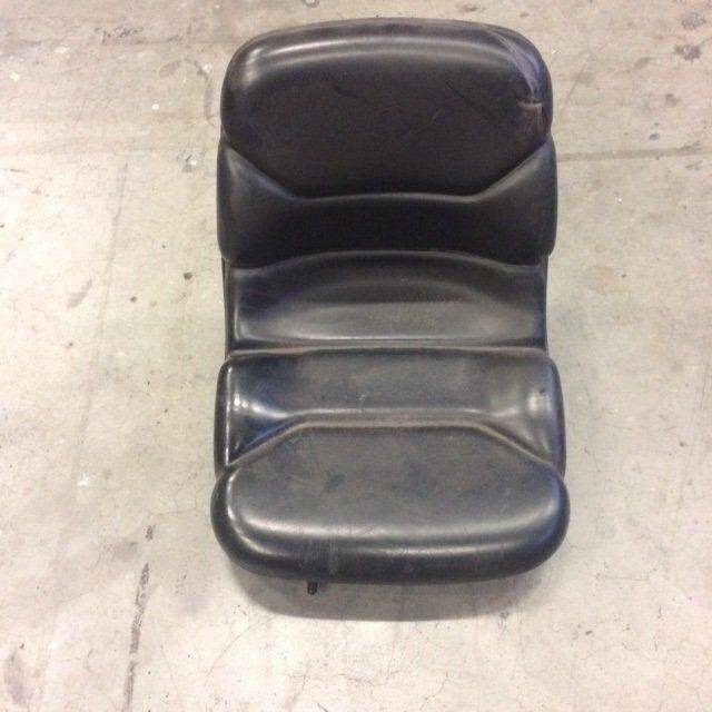 Seat for Scrubber vacuum cleaner Nilfisk BR 850 - Siège pour Autolaveuse: photos 1 Seat for Scrubber vacuum cleaner Nilfisk BR 850 - Siège pour Autolaveuse: photos 1