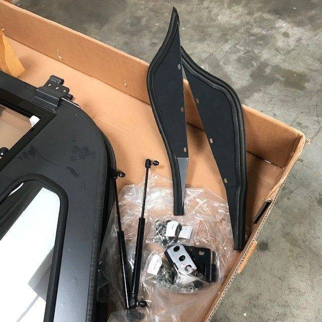 Set of right and left for Komatsu - Portière et pièces pour Matériel de manutention: photos 5 Set of right and left for Komatsu - Portière et pièces pour Matériel de manutention: photos 5