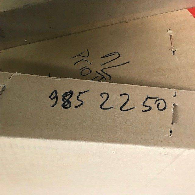 WINDSHIELD GLASS FOR KOMATSU - Fenêtre et pièces pour Matériel de manutention: photos 2 WINDSHIELD GLASS FOR KOMATSU - Fenêtre et pièces pour Matériel de manutention: photos 2