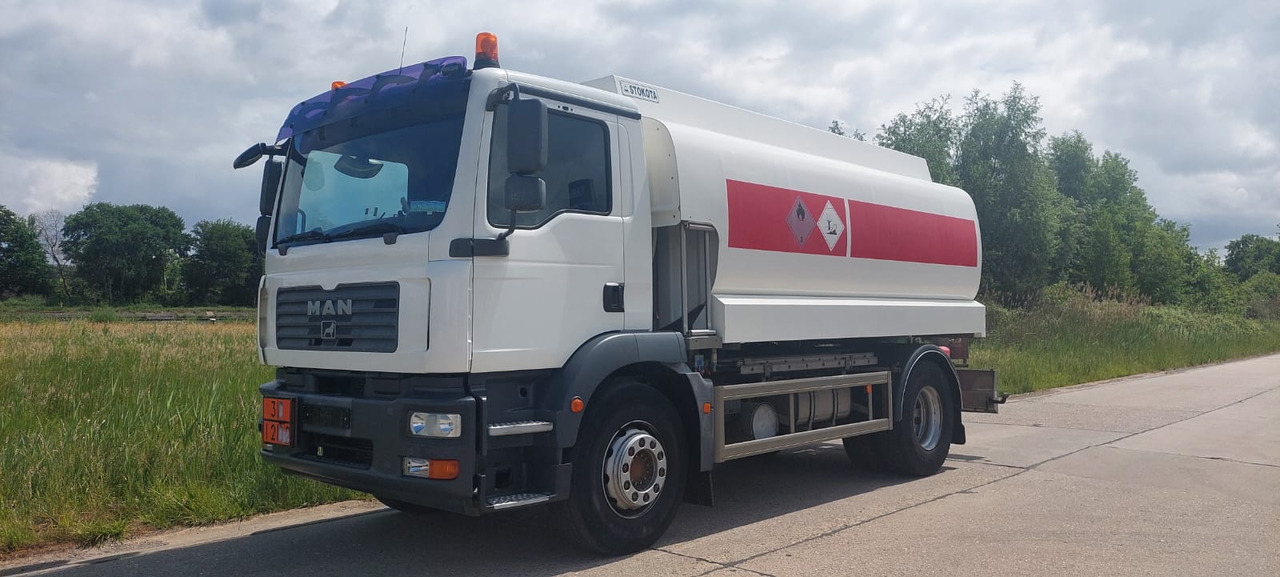 MAN - Camion citerne: photos 1 MAN - Camion citerne: photos 1