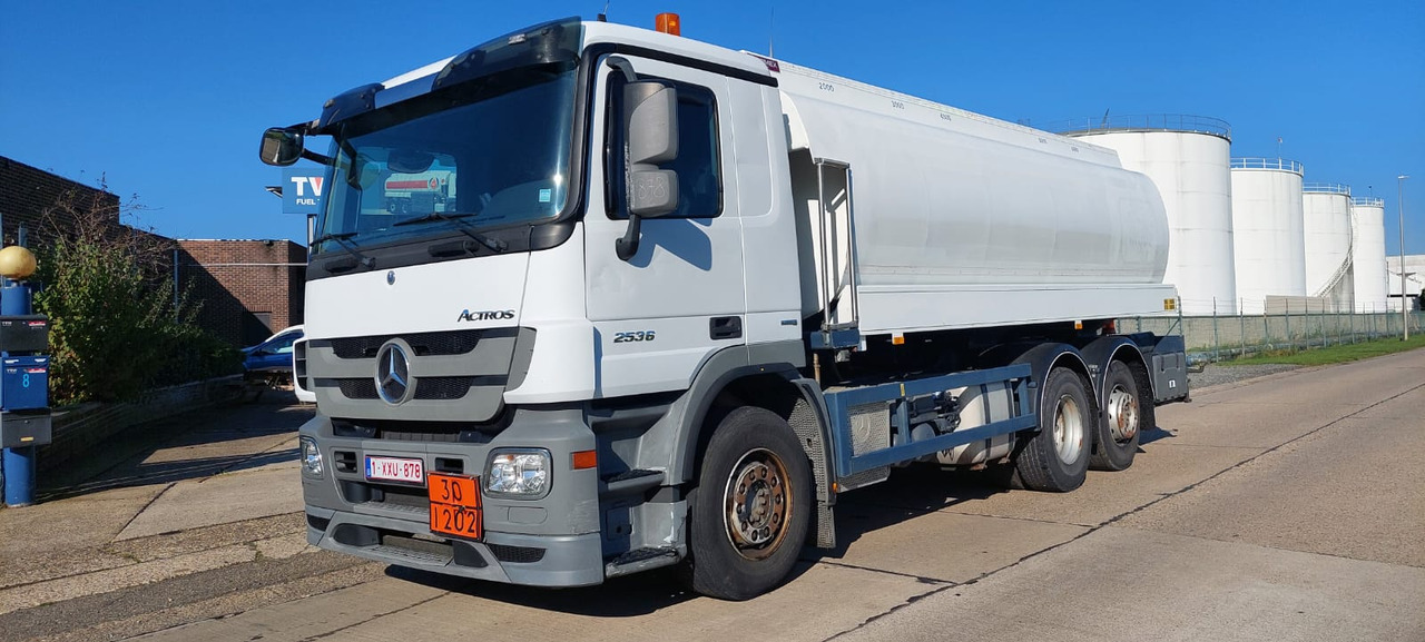 MERCEDES Actros - Camion citerne: photos 1 MERCEDES Actros - Camion citerne: photos 1