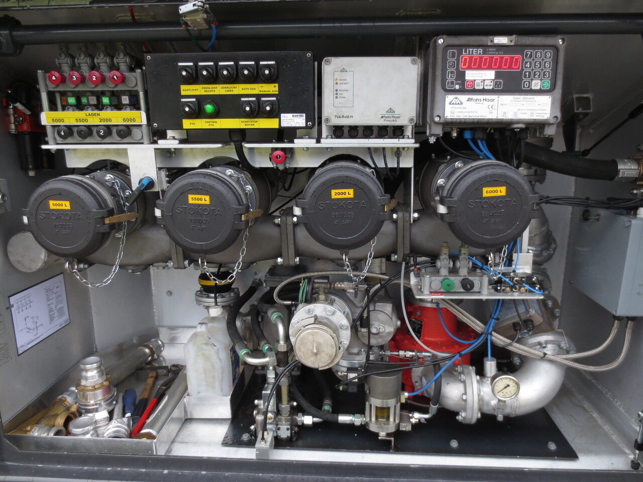 SCANIA G370 - Camion citerne: photos 4 SCANIA G370 - Camion citerne: photos 4