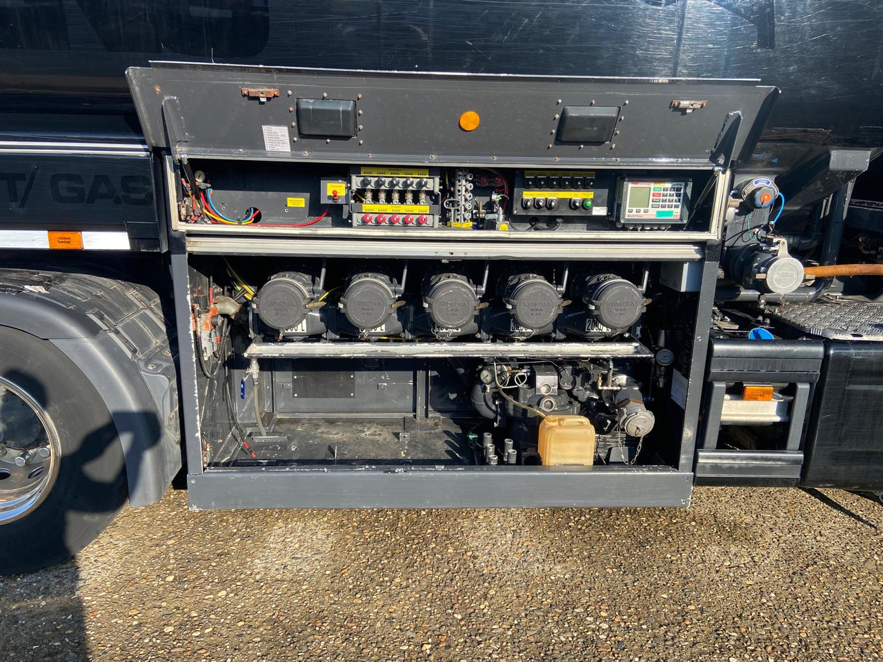 SCANIA P410 - Camion citerne: photos 3 SCANIA P410 - Camion citerne: photos 3