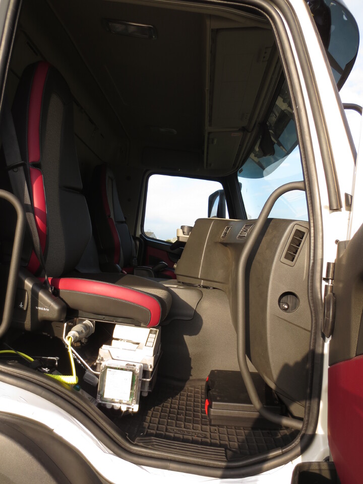 VOLVO FM - Camion citerne: photos 3 VOLVO FM - Camion citerne: photos 3