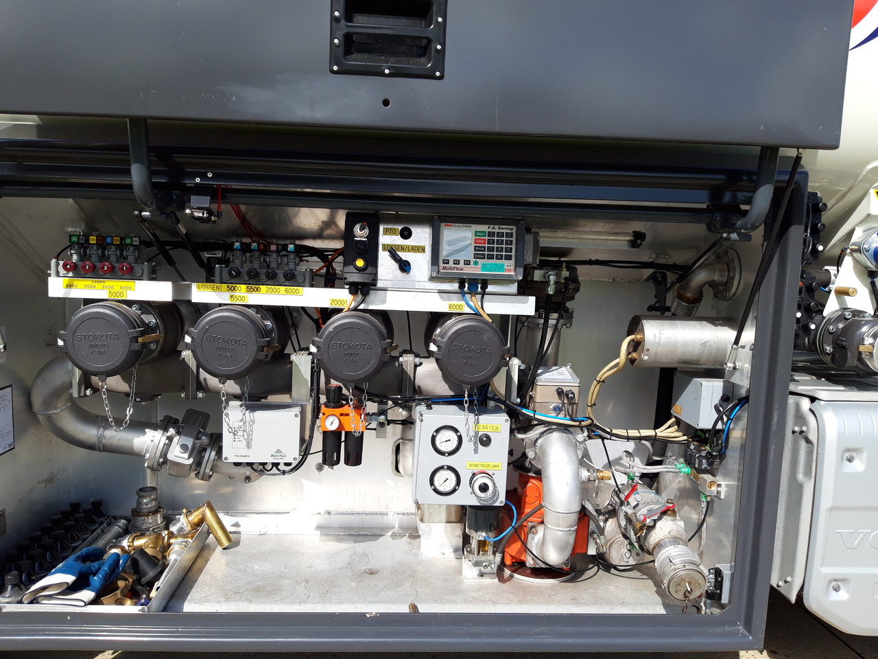 VOLVO FM - Camion citerne: photos 2 VOLVO FM - Camion citerne: photos 2