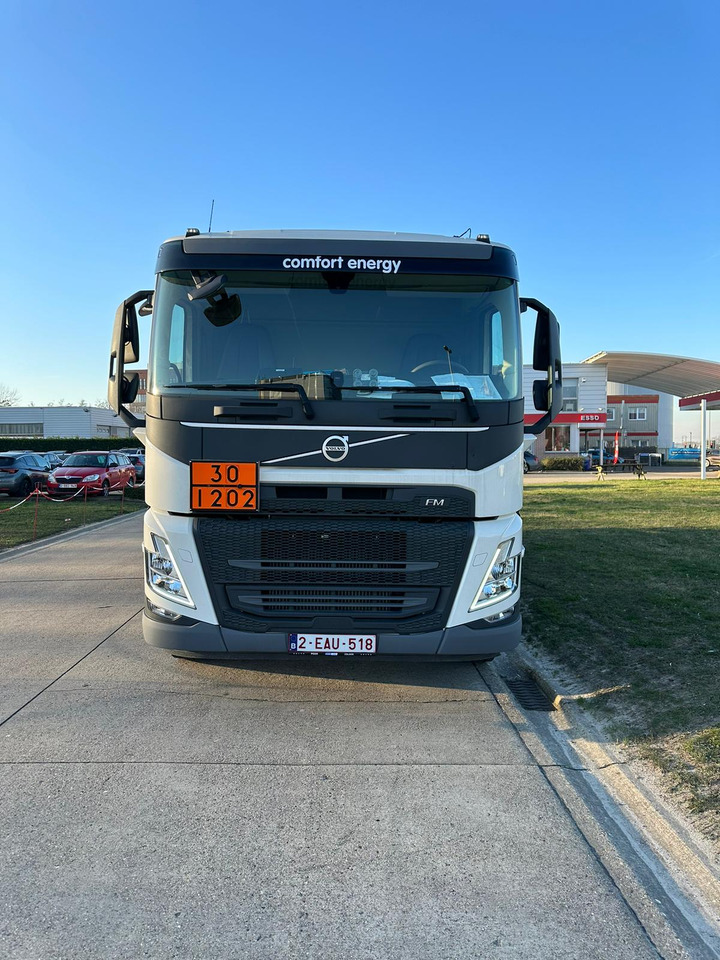 VOLVO FM - Camion citerne: photos 4 VOLVO FM - Camion citerne: photos 4