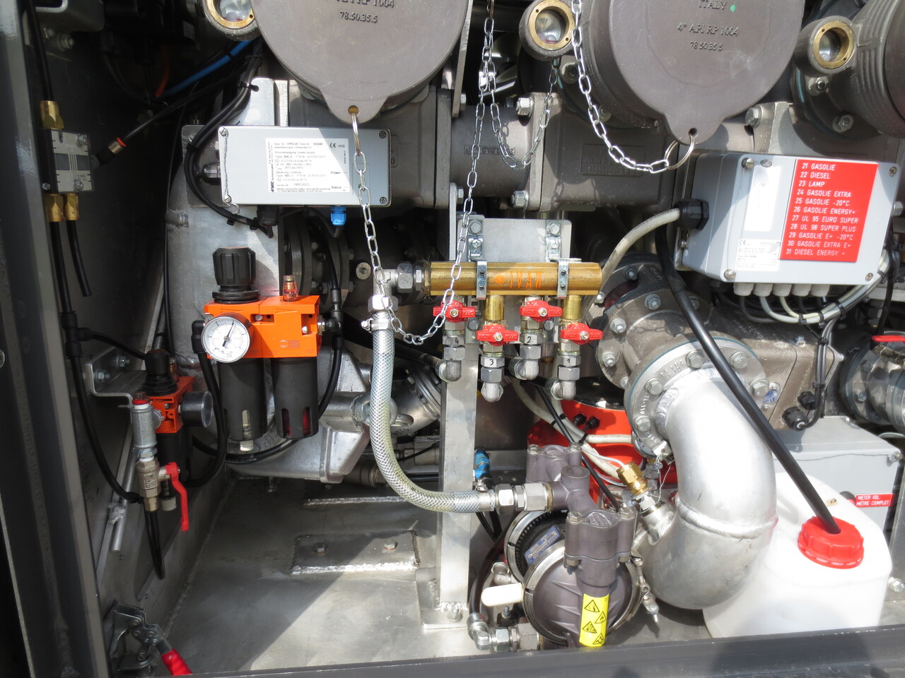 VOLVO FM - Camion citerne: photos 5 VOLVO FM - Camion citerne: photos 5