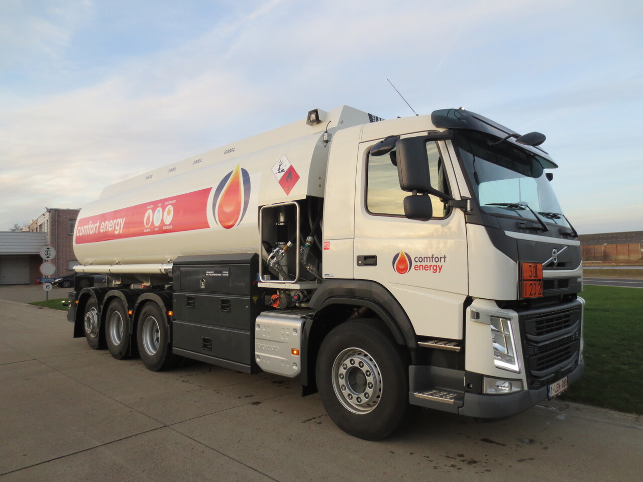 VOLVO FM - Camion citerne: photos 3 VOLVO FM - Camion citerne: photos 3