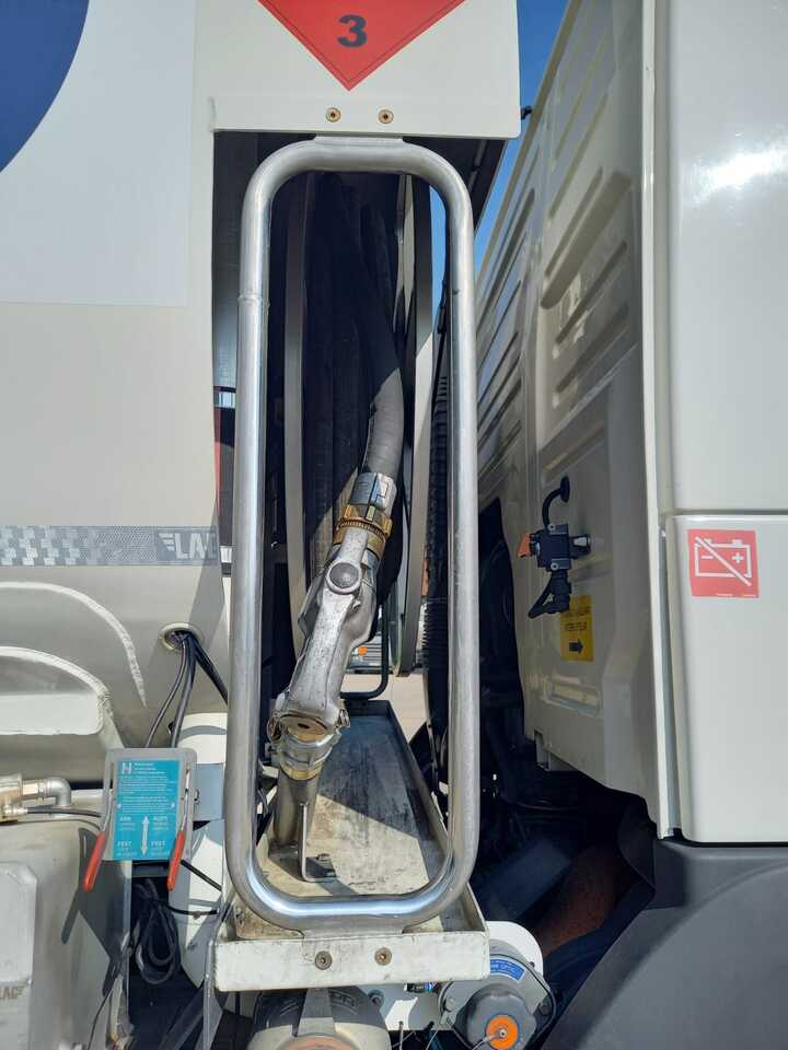 VOLVO FM - Camion citerne: photos 3 VOLVO FM - Camion citerne: photos 3