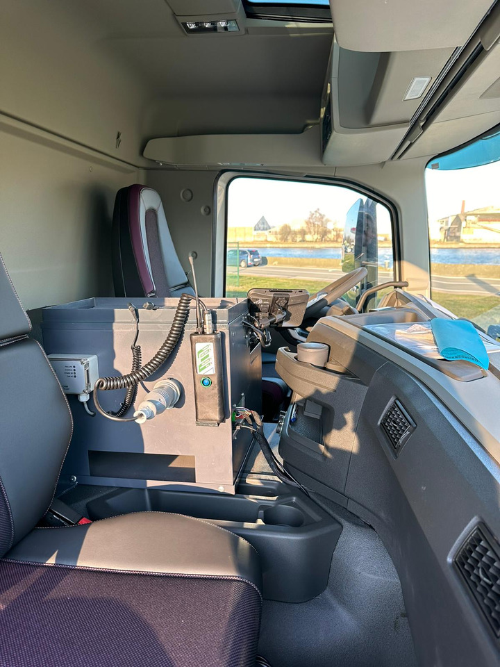 VOLVO FM - Camion citerne: photos 3 VOLVO FM - Camion citerne: photos 3