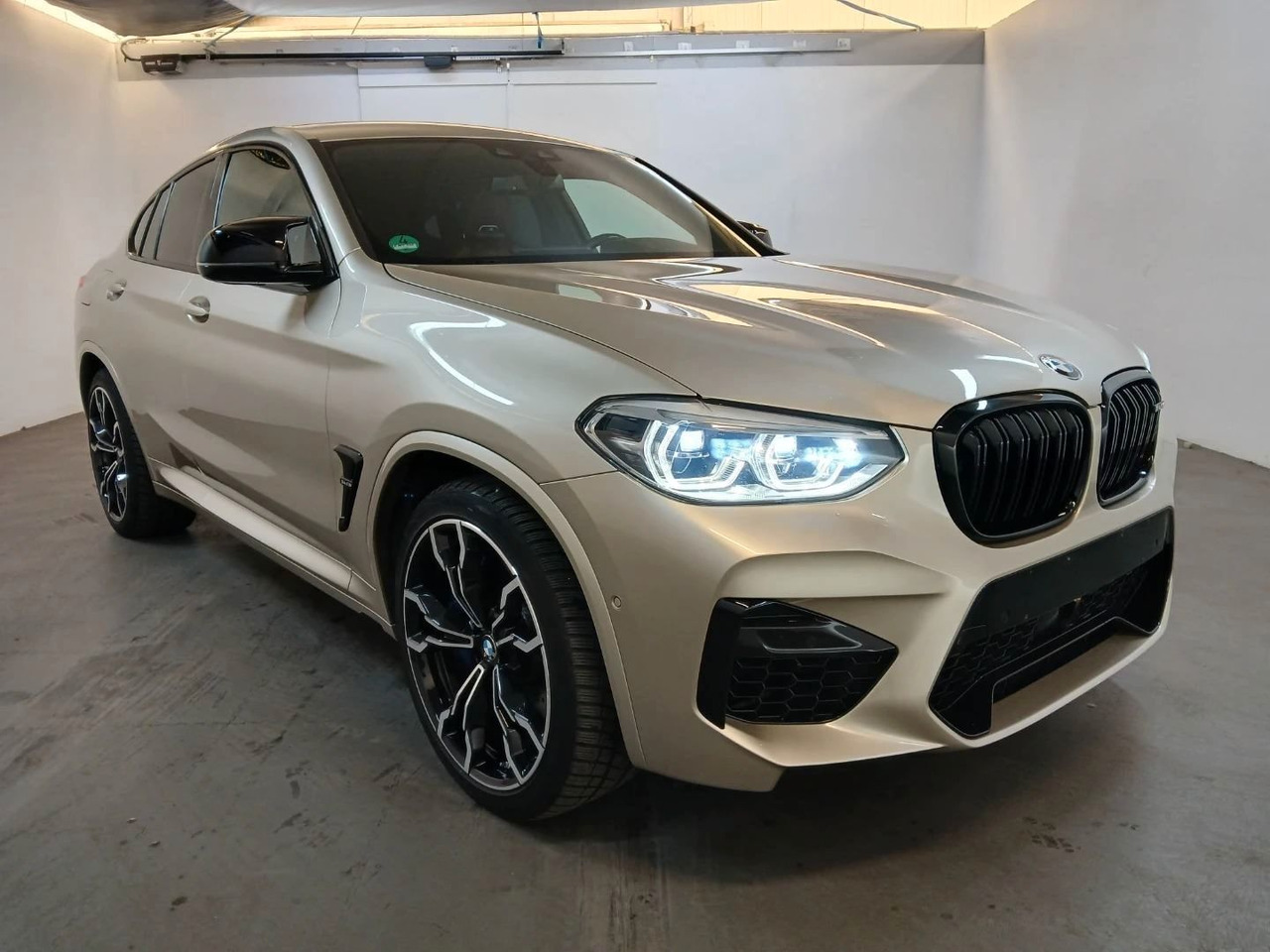 BMW X4 M Competition,Harman Kardon,ACC, Shadow Line - SUV: photos 2 BMW X4 M Competition,Harman Kardon,ACC, Shadow Line - SUV: photos 2