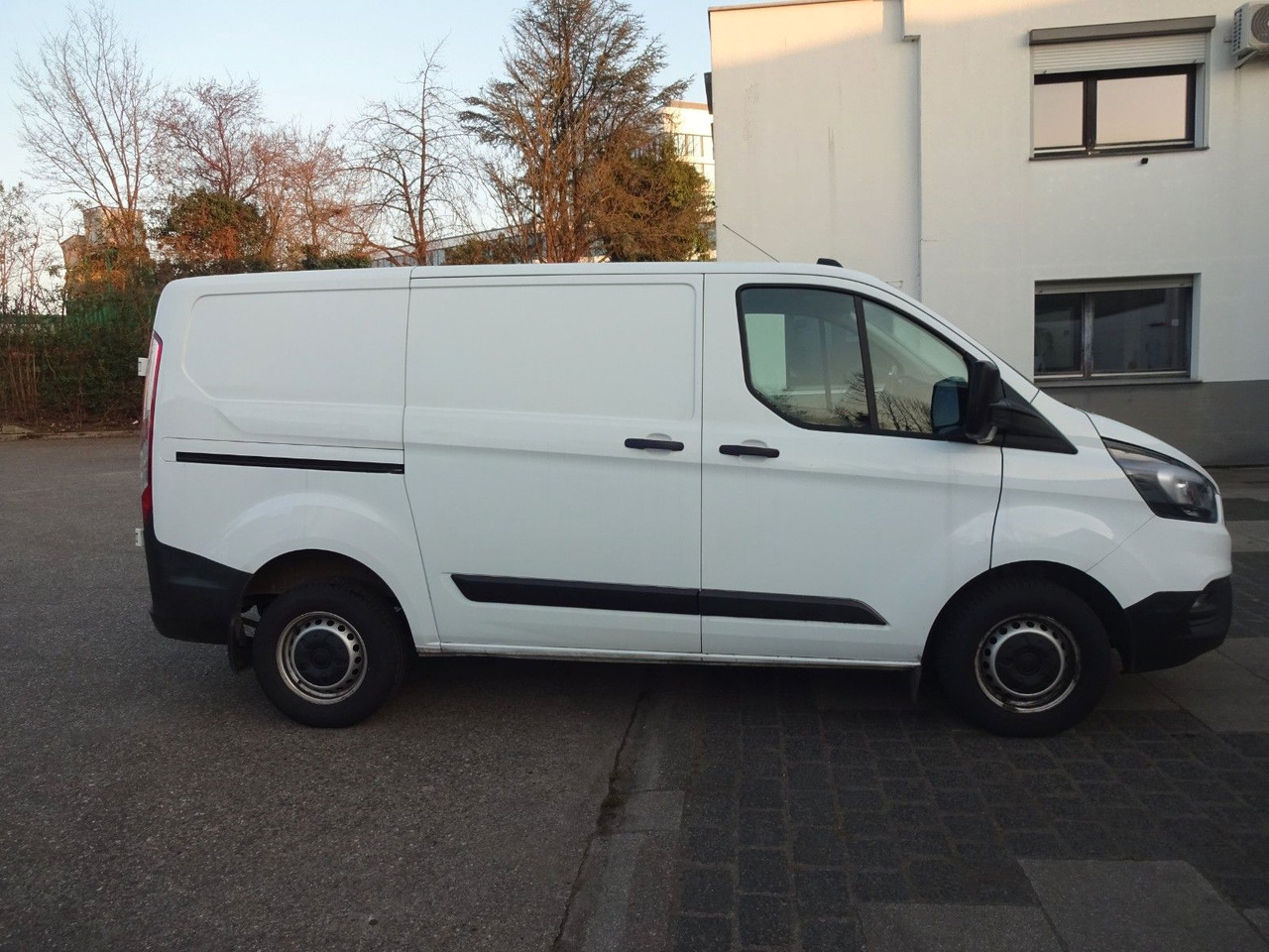 Ford Transit Custom Kasten 280 L1H1, PDC - Transport de personnes: photos 4 Ford Transit Custom Kasten 280 L1H1, PDC - Transport de personnes: photos 4