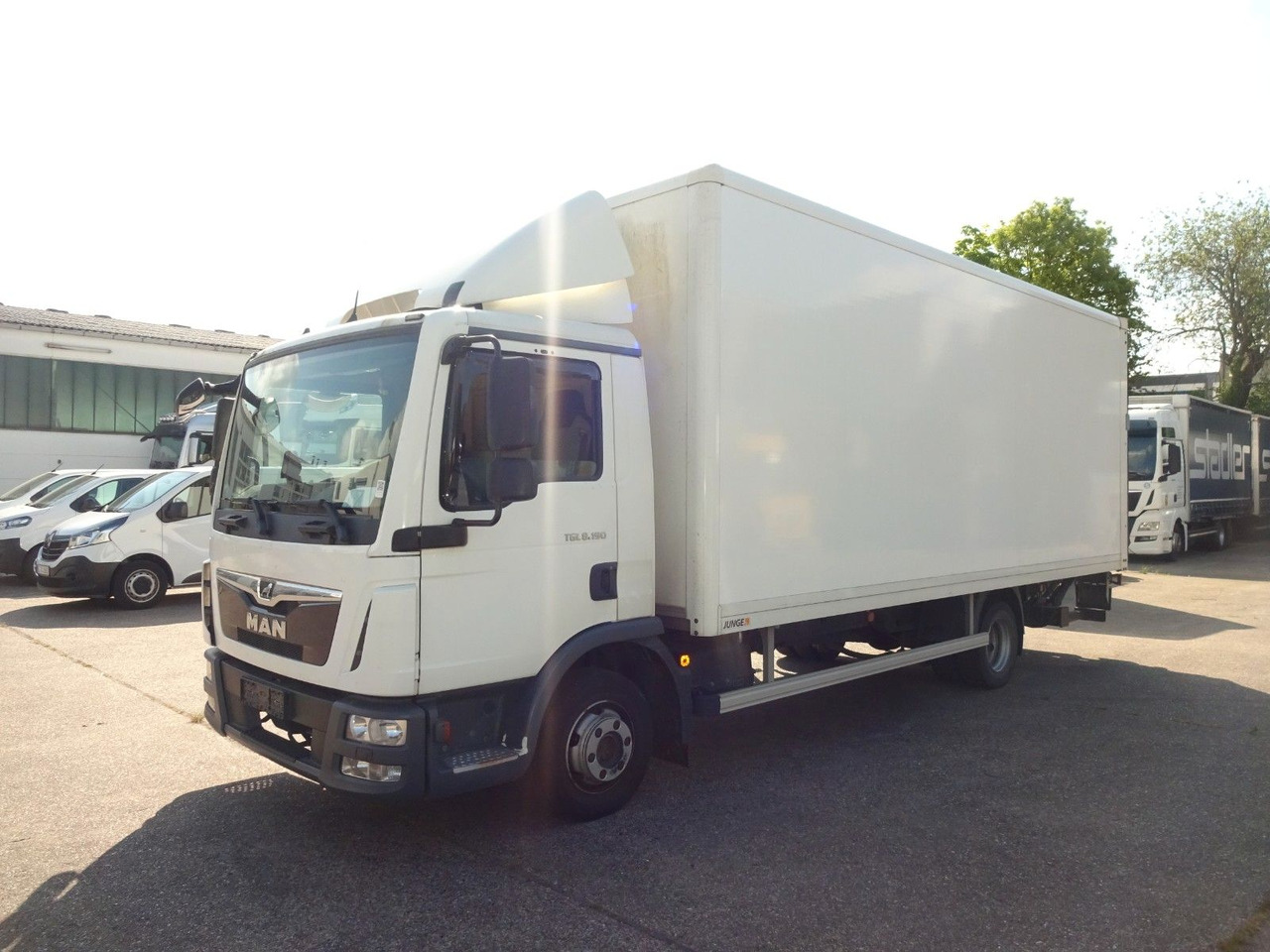 MAN MAN TGL 8.190, Koffer, LBW, Kamera, Luft, AHK - Camion fourgon: photos 3 MAN MAN TGL 8.190, Koffer, LBW, Kamera, Luft, AHK - Camion fourgon: photos 3